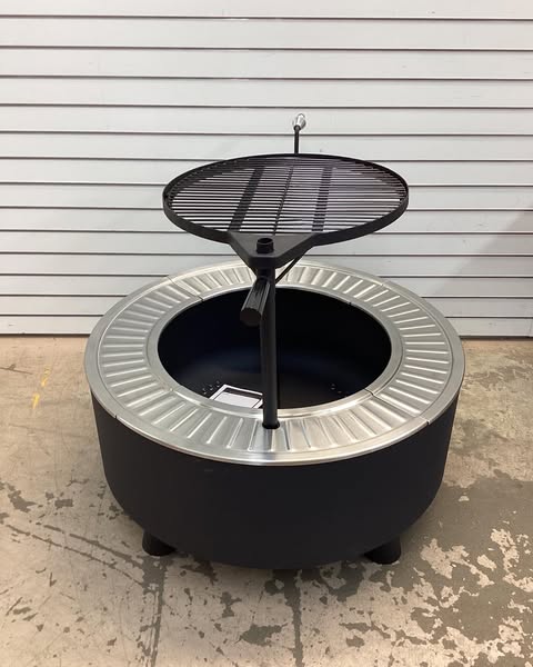 Black+Decker 34 in. W Steel Transitional Round Wood Fire Pit