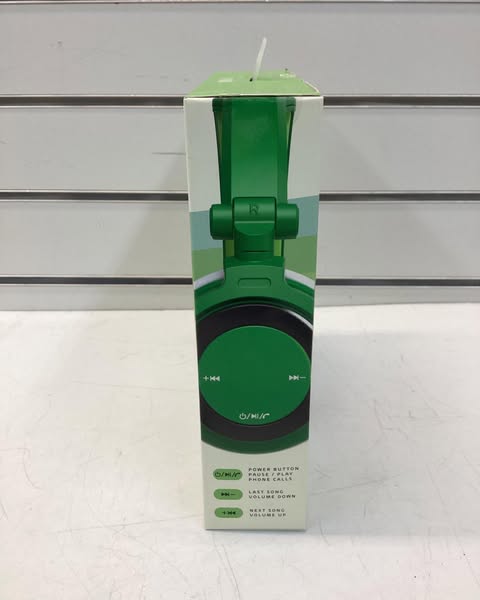 ART+SOUND LED Light Up Frog Bluetooth Wireless / Wired Headphones: Built-In Microphone