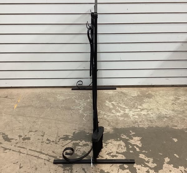 VEVOR Fireplace Screen 38 in. x 26.5 in. 1-Panel Heavy-Duty Iron Freestand Spark Guard with Support Fireplace Screen