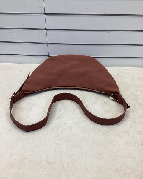 UNIVERSAL THREAD SLOUCHY CRESCENT SLING HANDBAG