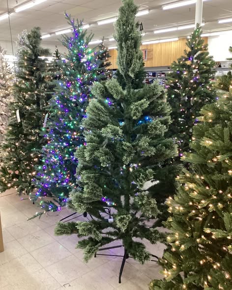 7.5' Full Virginia Pine Artificial Christmas Tree - Wondershop