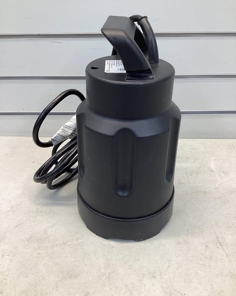 Utilitech 1/3-HP 115 -Volt 30-Gallon Thermoplastic Submersible utility pump - Lightly Used