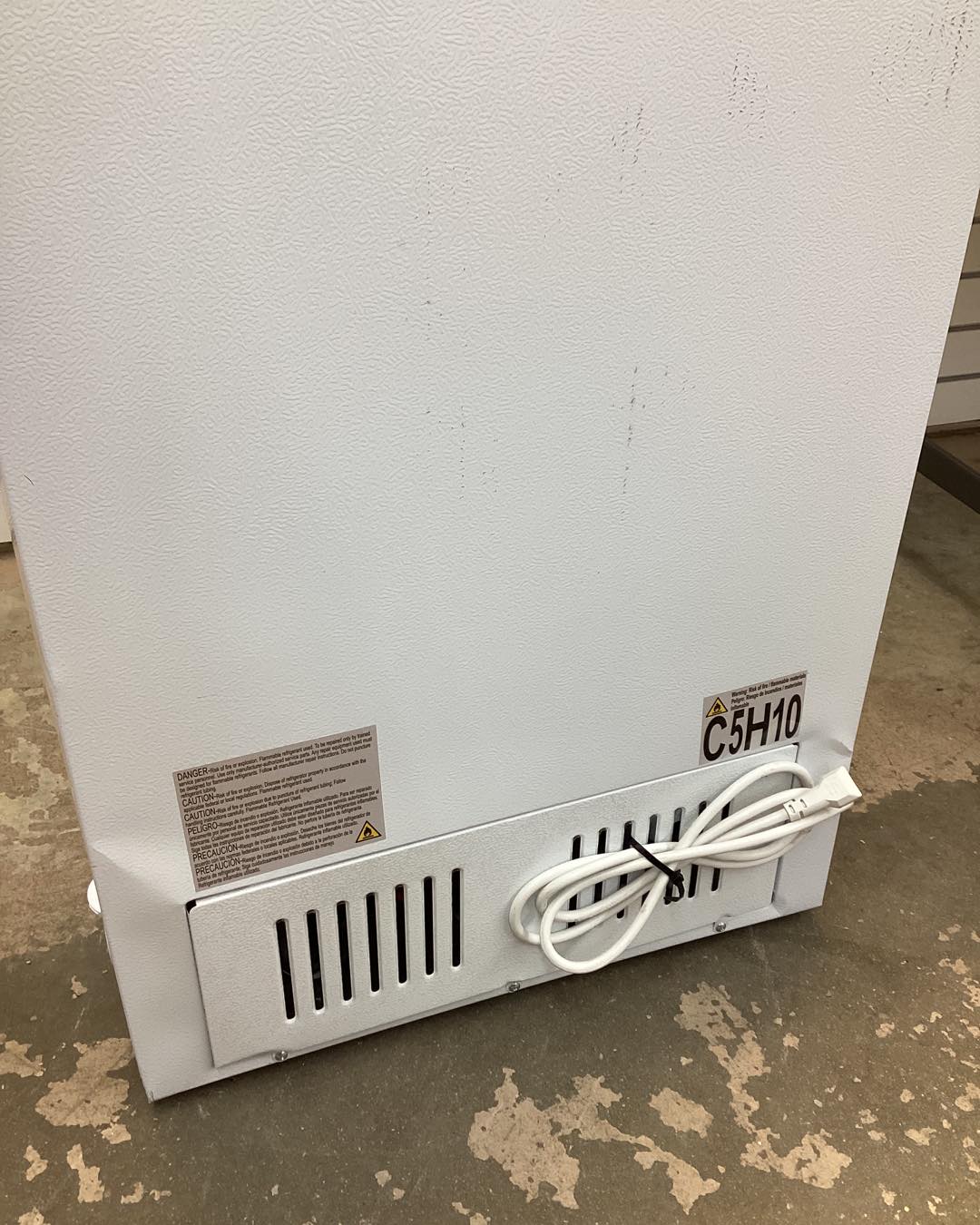 Vissani 7.0 cu. ft. Manual Defrost Chest Freezer with LED Light in White Garage Ready