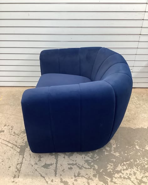 Harper & Bright Designs Dark Blue Soft Velvet 360-degree Swivel Barrel Chair Modern Club chair