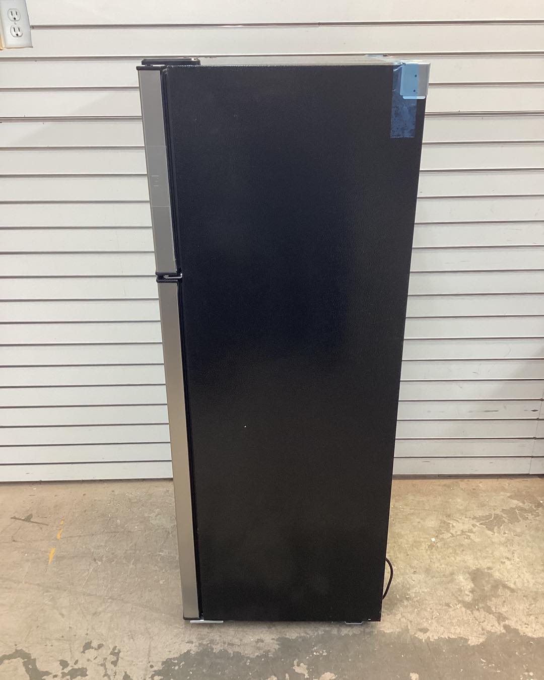 Frigidaire 7.5 cu. ft. Mini Refrigerator in Platinum with Top Freezer