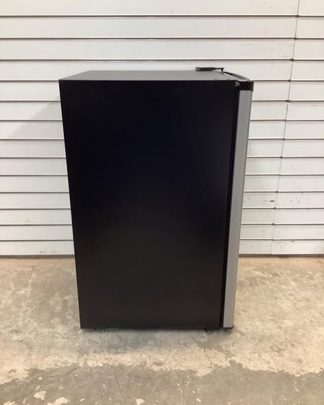 Frigidaire 4.4-cu ft Mini Fridge ( Stainless Steel )