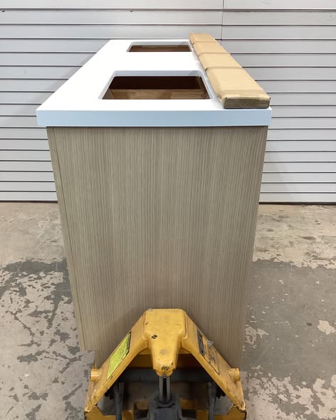 Vanity - Tidworth Solid Wood Double Bathroom Vanity with 1.5'' White Quartz Top