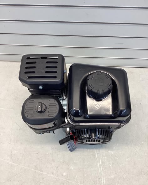 Engine - Briggs & Stratton XR Professional Small Engine 3/4” x 2-27/64” Shaft Size