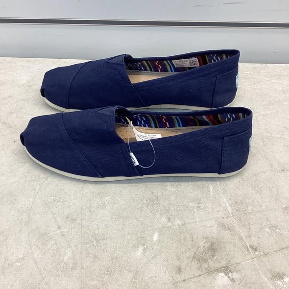 Women's Shoes - TOMS Women's Classic Canvas Shoe Navy Blue Size 9