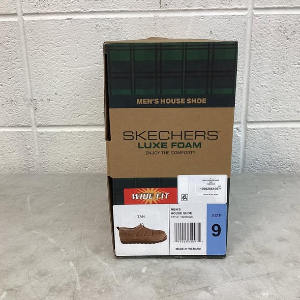 Skechers Men’s House Shoe - Size 9
