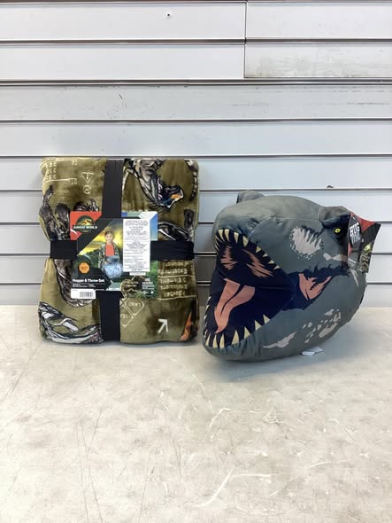 Jurassic World Hand Warmer and Throw Blanket Set