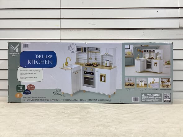 Member's Mark Deluxe Wooden Kitchen Playset