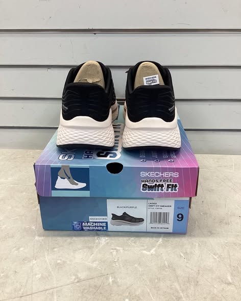 Skechers Women's Hands Free Swift Fit Stretch Knit Sneaker - Size 9