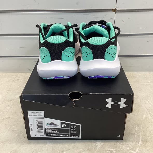 Under Armour Girls Surge 4 Running Shoe - Size 6Y