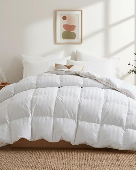 All Season Feather and Down Hotel Quality Comforter/Duvet Insert, size queen