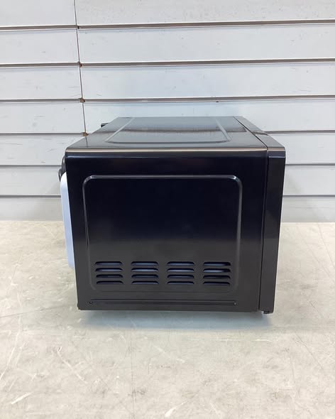 Frigidaire 18 in 700 w 0.7 CU FT MICROWAVE IN BLACK