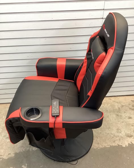 Goplus Massage Gaming Recliner Reclining Racing Chair Swivel Red.