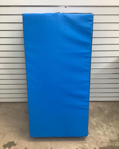 Giantex 4' x 4' Folding Gymnastics Mat with Carry Handles, Bi-Folding Tumbling Mat for Kids & Cheerleading