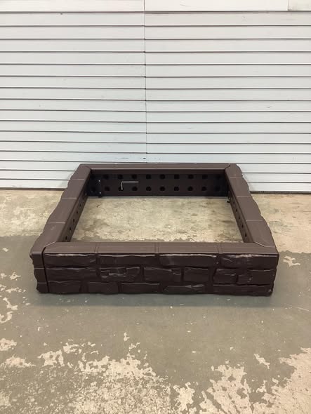 Costway 3.92 ft. W x 3.92 ft. L HDPE Square Sandbox with Cover