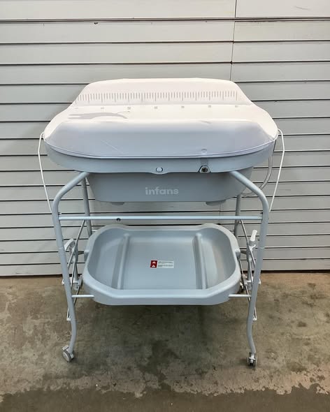 Brand New INFANS 2 in 1 Baby Changing Table with Bath Tub Unit, Folding Diaper Dresser Station with Wheels Waterproof