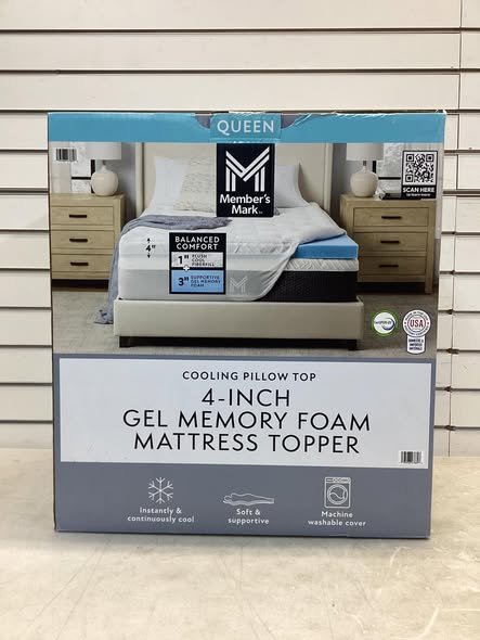 Member’s Mark 4" Pillow Top Gel Memory Foam Mattress Topper Queen Size