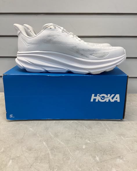 Hoka Women's Clifton 9 Everyday Running Sneaker size 10B