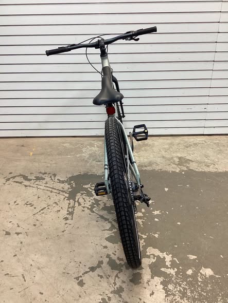 Batch Urban Small Bicycle in Matte Cement Grey