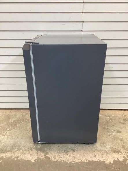 Frigidaire 4.5 cu. ft. Retro Mini Refrigerator with Freezer