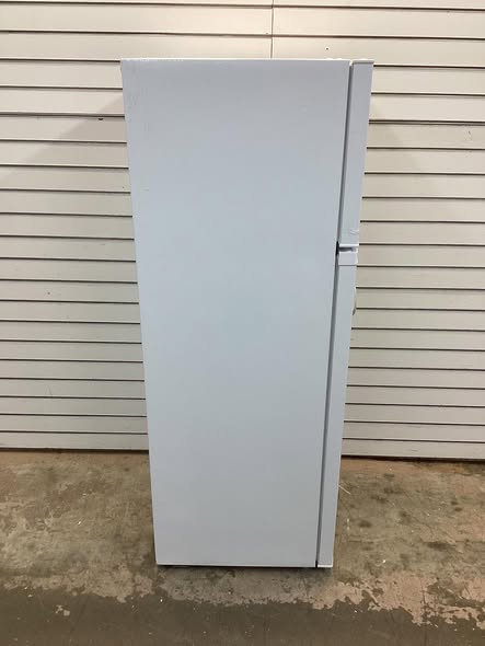 Frigidaire 7.5 cu. ft. Top Freezer Refrigerator in White