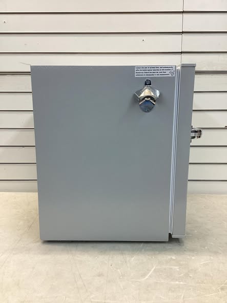 Frigidaire 1.6 cu. Ft. Retro Mini Refrigerator in Silver Moonbeam