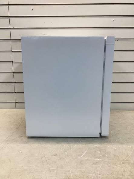 Frigidaire 1.6 cu. ft. Mini Fridge in White with Freezer