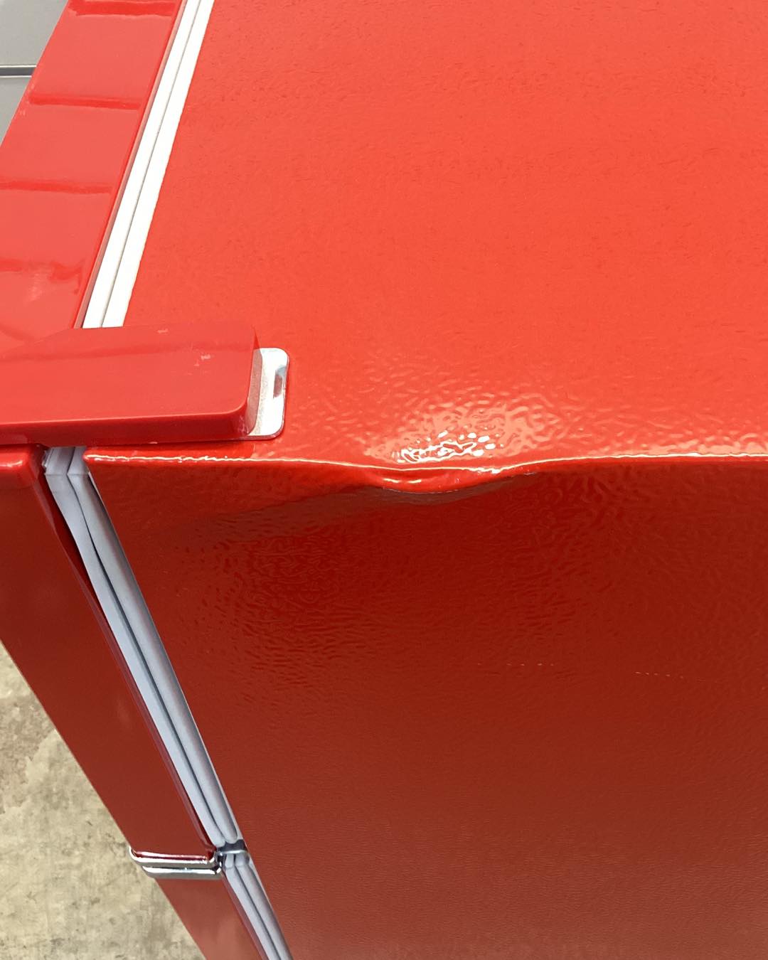 Frigidaire 3.1 cu. ft. 2 Door Retro Mini Fridge in Red