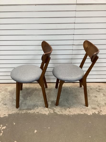 Costway Set of 2 Dining Chair Upholstered Curved Back Side Chair with Solid Wooden Legs