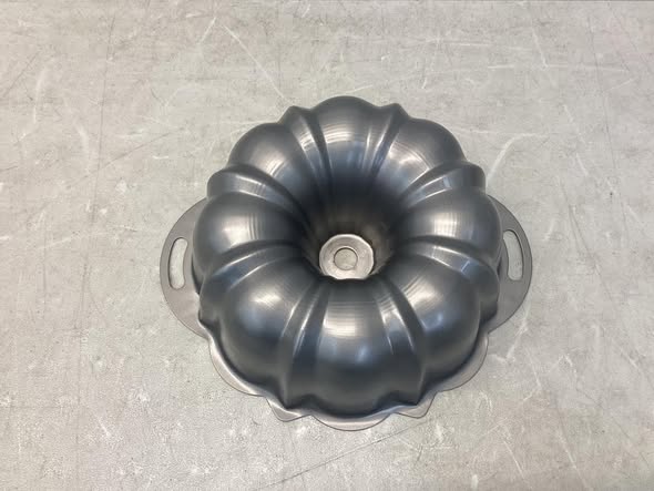 Nordic Ware Bundt Anniversary 12 Cup Formed Aluminum Pan