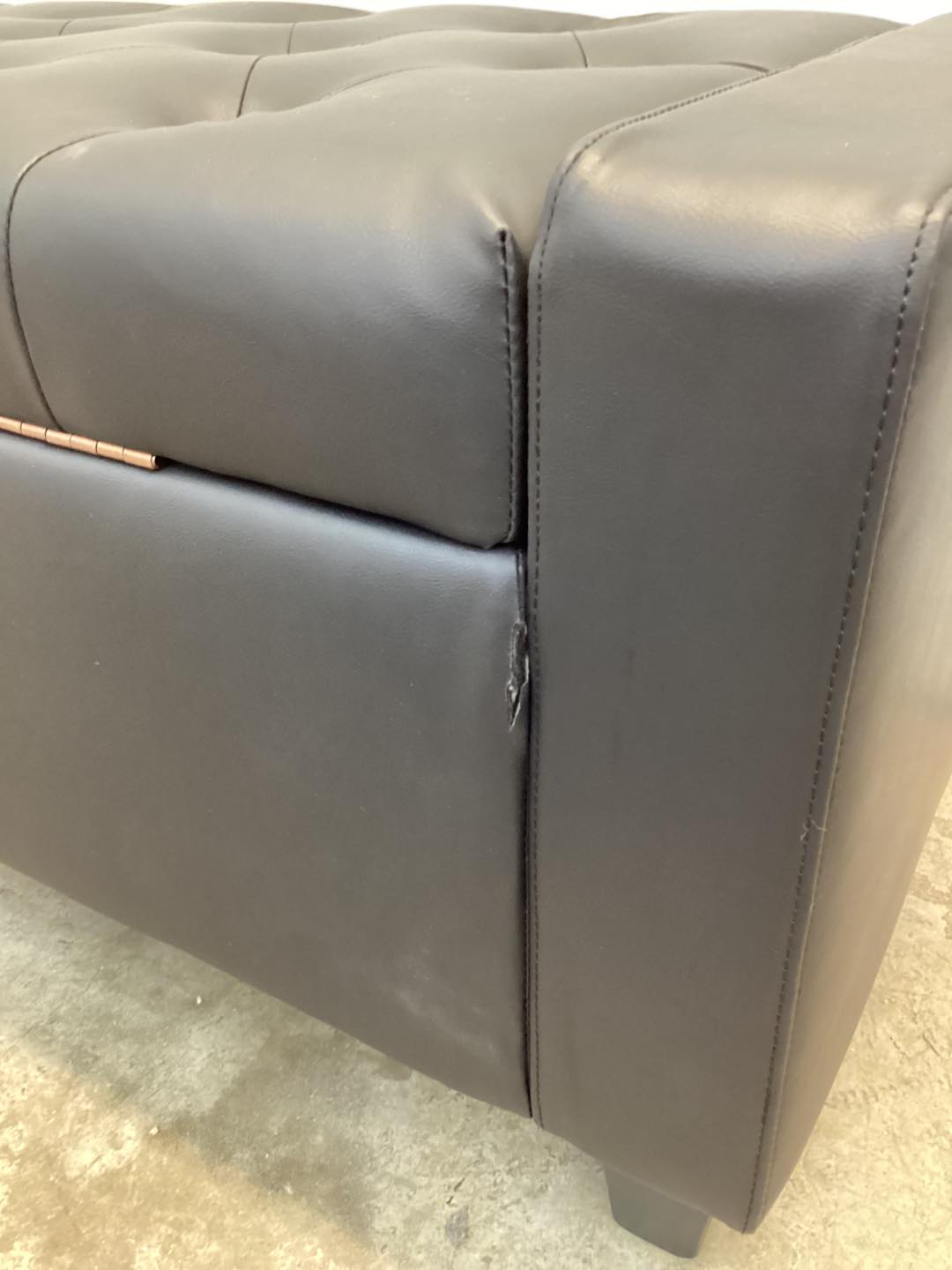 50.5‘ Wide Tufted Faux Leather Upholstered Storage Bench