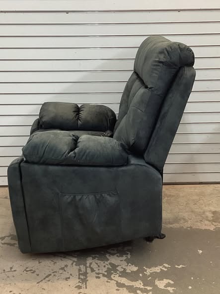 40.5" Wide Oversize Microfiber Lift Assist Reclining Chair with Massage Heating & Dual Hidden Cupholders & USB & Side Pocket