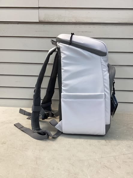 Igloo 30 Can Capacity Marine Backpack Soft Side Cooler