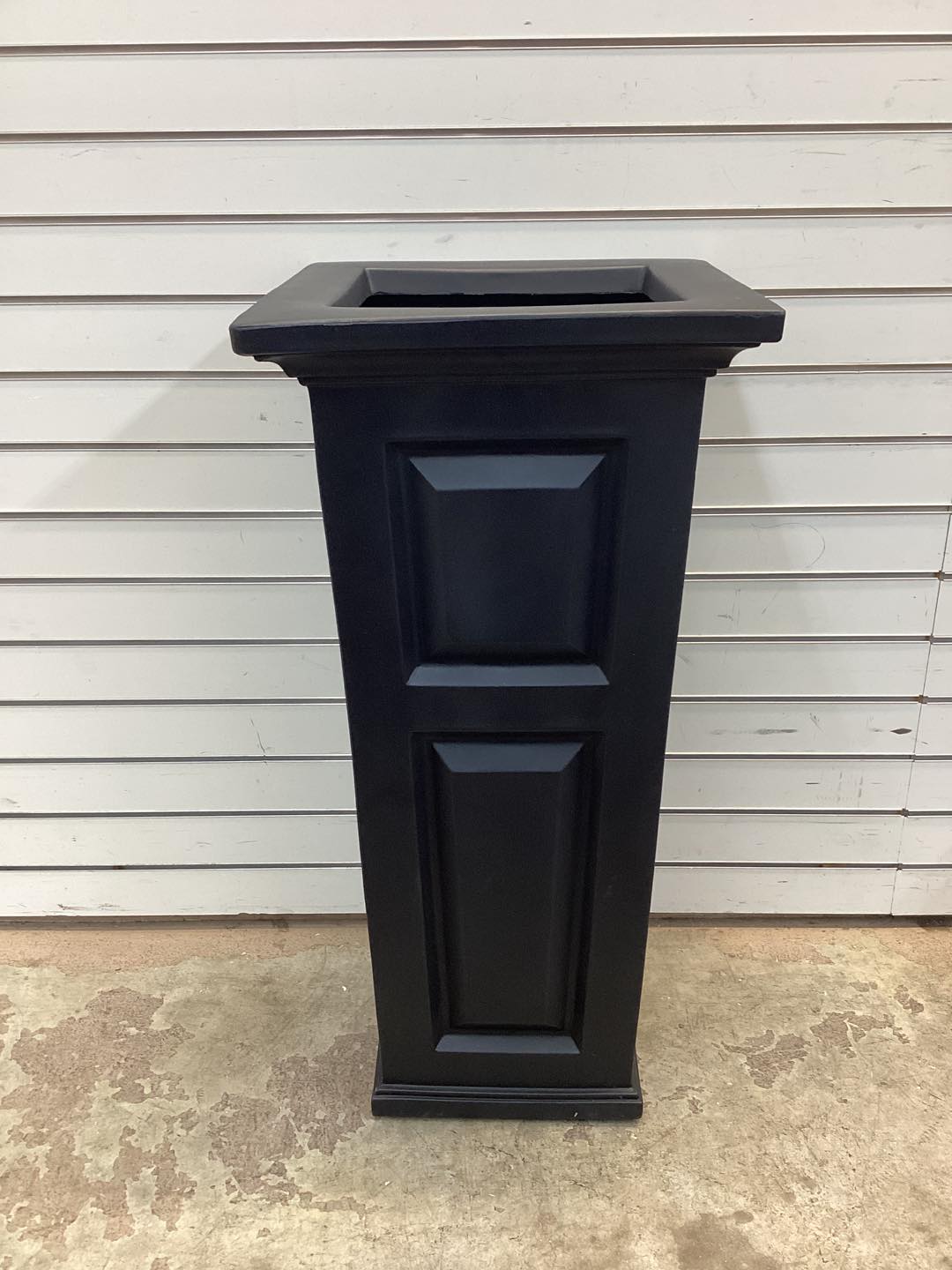 Mayne Cranbrook 32" Tall Planter