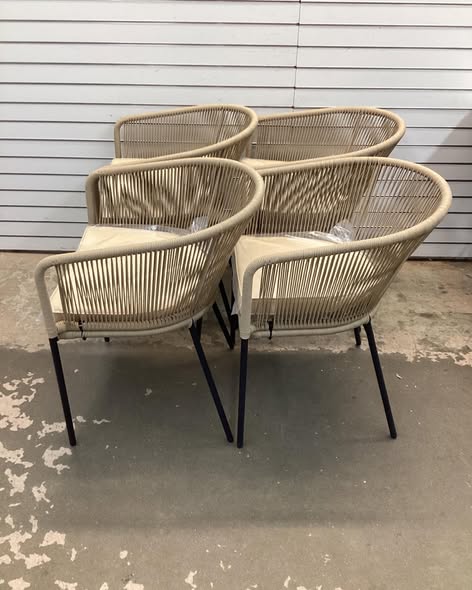 Patio Chairs Set of 4 with Curved Backrest and Seat Cushion for Patio