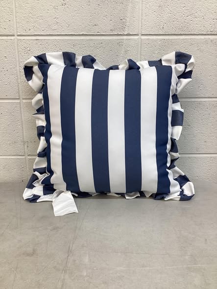 STUDIOCHIC Home Americana Indoor/Outdoor Decorative Pillow