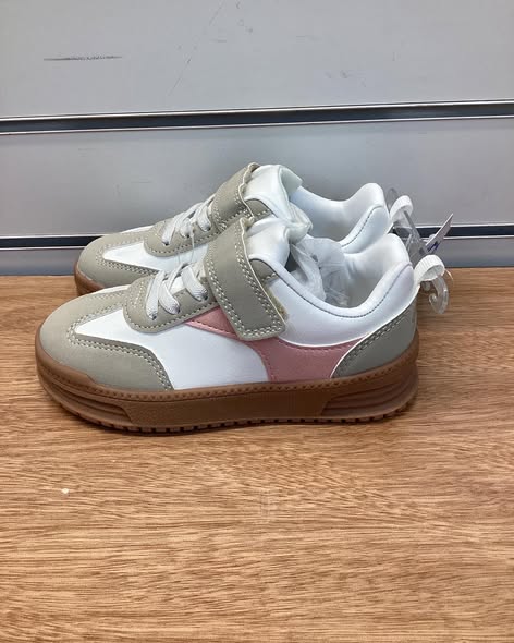 Carter's Toddler Girls Sneaker size 10