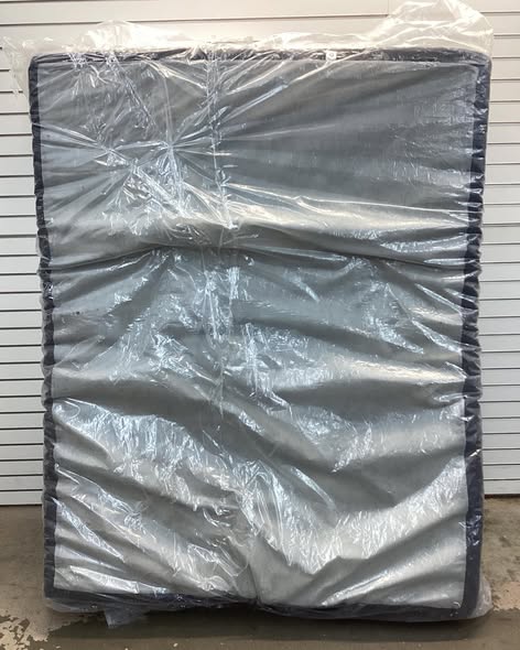 Queen Size Member's Mark Hotel Premier 14" Hybrid Mattress, Medium