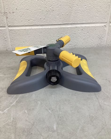Plastic 3-Arm Spinning Sprinkler on Heavy-Duty Base