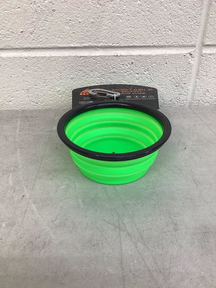 RBX Collapsible Travel Dog Water Bowl with Carabiner Clip Non-Slip Base