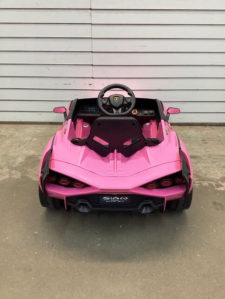 12V Licensed Lamborghini 4WD Kids Ride-on Sports Car with 2.4G Remote