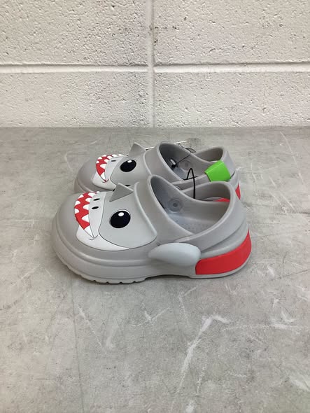 Member's Mark Toddler Boys Clog Shark Size 7