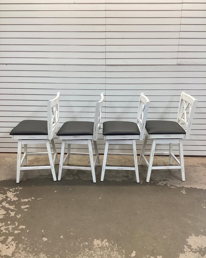 38 in. H Set of 4 Barstools Swivel Counter Height Chairs w/Rubber Wood Legs White