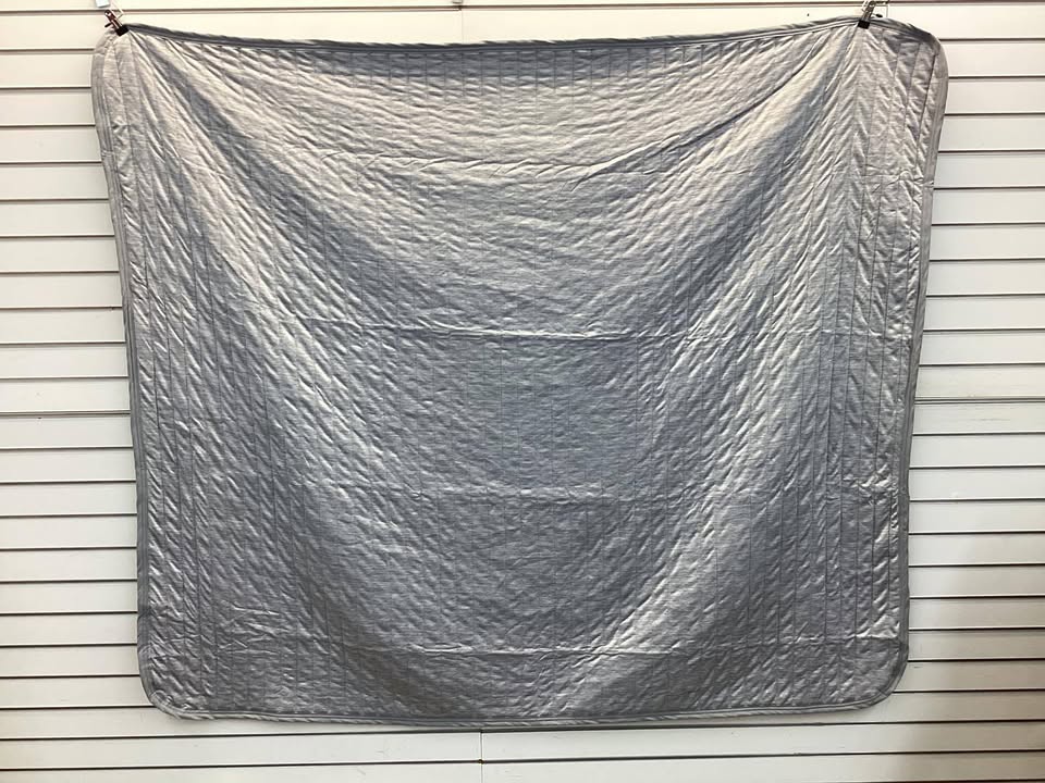 Hudson & Main Cooling Throw Blanket