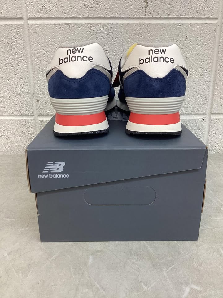 New Balance 574 Classic Sneaker, Size M8