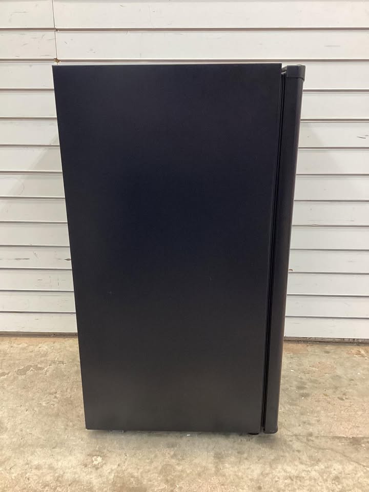 Arctic Chef 3.2 Cu. Ft. Compact Refrigerator
